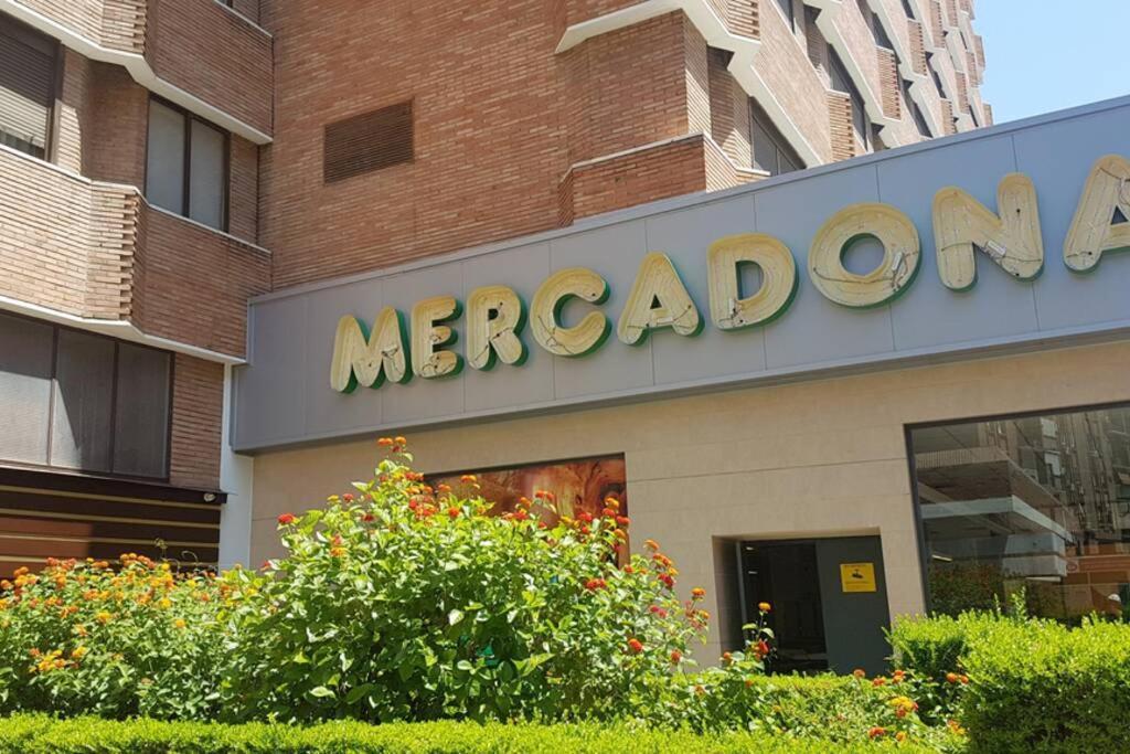 Bonito Apartamento Triana-Los Remedios Seville Exterior photo